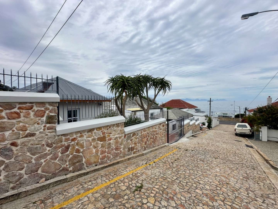 3 Bedroom Property for Sale in Kalk Bay Western Cape